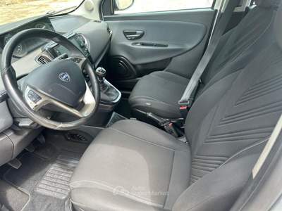 Lancia Ypsilon Tenuta sempre in box, unico proprietario, non fumatore etc... Argento usata Melfi
