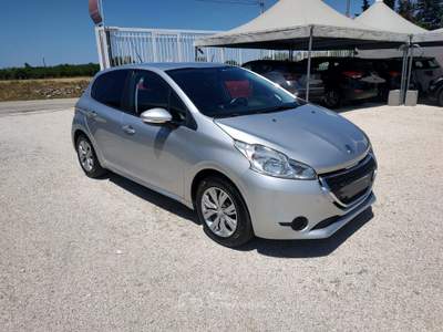 Peugeot 208 5 porte Allure Argento usata Valenzano