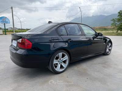 BMW Serie 3 320d BMW 320D M-SPORT OTTIME CONDIZIONI Nero usata Telese Terme