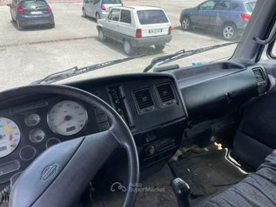Nissan Atleon 120 cassone fisso centinato Bianco usata Acerra