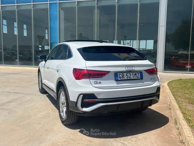 Audi Q3 SPB 35 2.0 TDI S tronic line edition UNICO PROPRIETARIO Bianco usata Gela