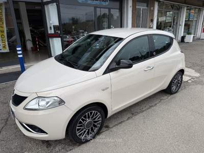 Lancia Ypsilon 1.2 69 CV 5 porte GPL Ecochic Gold Beige usata San Lazzaro di Savena