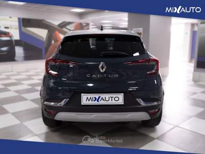 Renault Captur 1.6 E-Tech Full Hybrid Techno 145CV Auto Grigio usata Latina