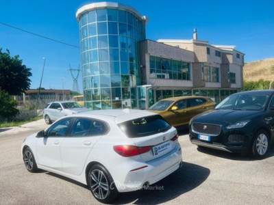 BMW Serie 1 116d Sport Line Auto White Pearl Virtual Cockpit Bianco usata Presenzano
