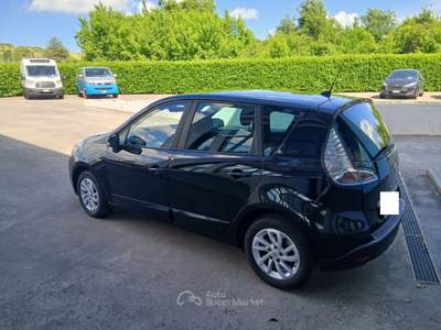 Renault Scénic Renault Scenic 1.5 dCi 110cv Limited anno 2015 Nero usata SAN MARTINO VALLE CAUDINA