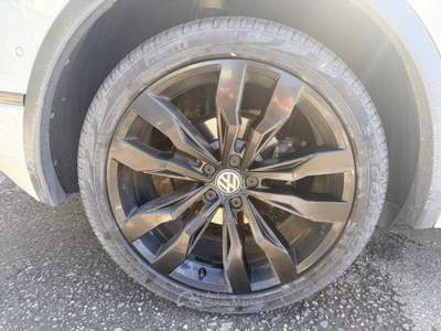 Volkswagen Tiguan Advanced R-Line Exterior Pack 150cv dsg Bianco usata Finale Emilia