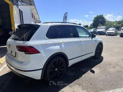 Volkswagen Tiguan Advanced R-Line Exterior Pack 150cv dsg Bianco usata Finale Emilia