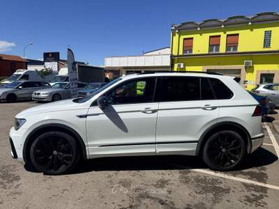 Volkswagen Tiguan Advanced R-Line Exterior Pack 150cv dsg Bianco usata Finale Emilia