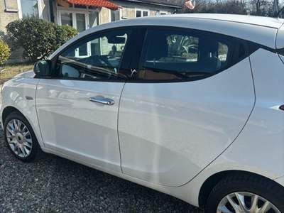 Lancia Ypsilon Lancia Ypsilon 95CV-10.000km Bianco usata Biella