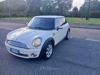 MINI One neopatentati Bianco usata Massa