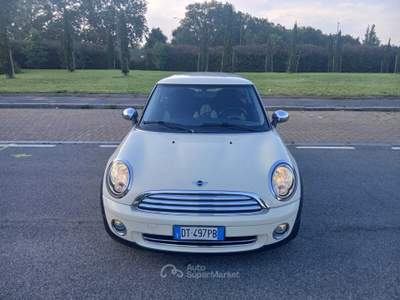 MINI One neopatentati Bianco usata Massa