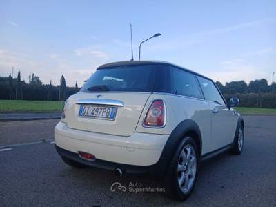 MINI One neopatentati Bianco usata Massa