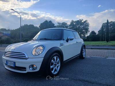 MINI One neopatentati Bianco usata Massa