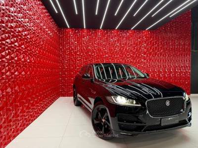 Jaguar F-Pace AWD UNICO PROPRIETARIO total black Nero usata Agliana
