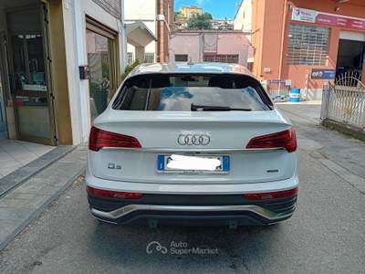Audi Q5 Sportback 40 2.0 tdi mhev 12V S line quattro s-tronic Bianco usata Canelli