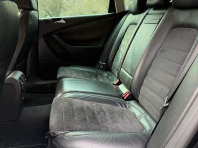 Volkswagen Passat Variant Station Wagon 2.0 tdi Sportline dsg Nero usata Guastalla