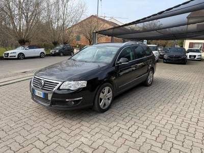 Volkswagen Passat Variant Station Wagon 2.0 tdi Sportline dsg Nero usata Guastalla
