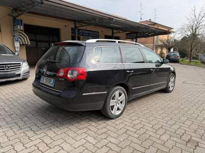 Volkswagen Passat Variant Station Wagon 2.0 tdi Sportline dsg Nero usata Guastalla