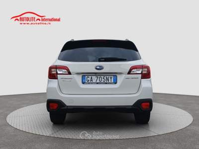 Subaru Outback 2.5i Lineartronic Premium 4WD GPL Bianco usata San Zenone degli Ezzelini
