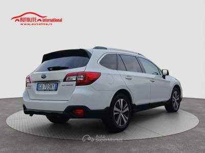 Subaru Outback 2.5i Lineartronic Premium 4WD GPL Bianco usata San Zenone degli Ezzelini