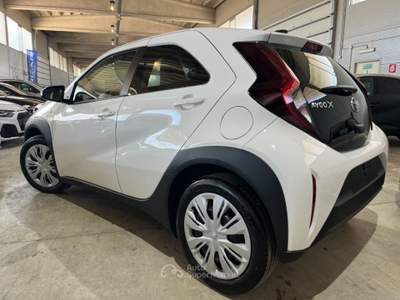 Toyota Aygo X 1.0 VVT-i 72 CV 5 porte Active UFFICIALE ITALIA Bianco usata Savigliano