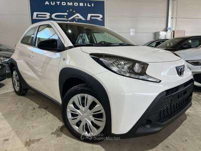 Toyota Aygo X 1.0 VVT-i 72 CV 5 porte Active UFFICIALE ITALIA Bianco usata Savigliano