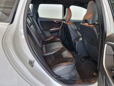Volvo XC60 VOLVO XC60  D3 Geartronic R-design Bianco usata Modena