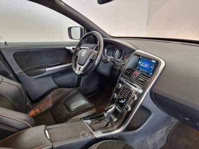 Volvo XC60 VOLVO XC60  D3 Geartronic R-design Bianco usata Modena