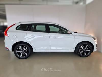 Volvo XC60 VOLVO XC60  D3 Geartronic R-design Bianco usata Modena