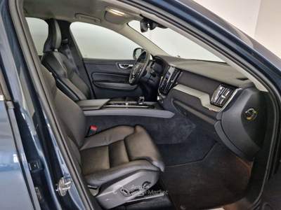 Volvo XC60 B4 (d) automatico Plus Bright Blu/Azzurro usata Modena