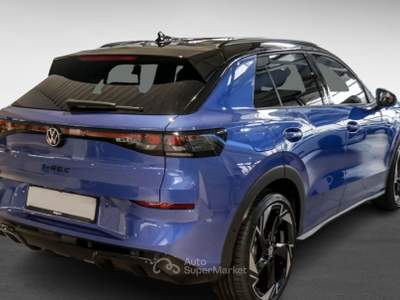 Volkswagen T-Roc 1.5 eTSI DSG R-LINE Black Style Cerchi 20, IQ Drive, head-up Blu/Azzurro usata Moncalieri