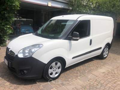 Opel Combo 1.6 Diesel 105CV Bianco usata ROSà