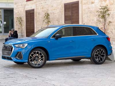 Audi Q3 150 CV S-TRONIC S-LINE EDITION TETTO Blu/Azzurro usata Santeramo in Colle