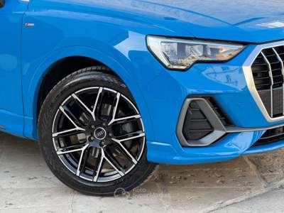 Audi Q3 150 CV S-TRONIC S-LINE EDITION TETTO Blu/Azzurro usata Santeramo in Colle