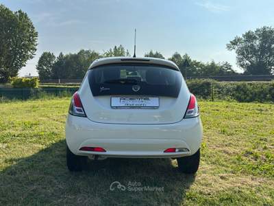 Lancia Ypsilon 1.2 69cv Silver Bianco usata Rovigo