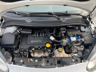 Opel Adam 1.4 GLAM 100cv MT5 Start&Stop +GPL Bianco usata Striano