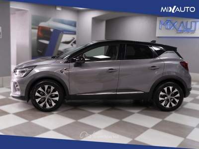 Renault Captur 1.6 E-Tech Full Hybrid Techno 145CV Auto Grigio usata Latina