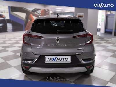 Renault Captur 1.6 E-Tech Full Hybrid Techno 145CV Auto Grigio usata Latina
