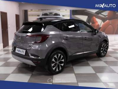 Renault Captur 1.6 E-Tech Full Hybrid Techno 145CV Auto Grigio usata Latina