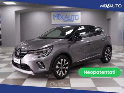 Renault Captur 1.6 E-Tech Full Hybrid Techno 145CV Auto Grigio usata Latina