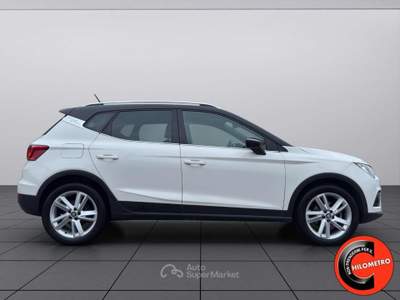 Seat Arona 1.0TGI FR-CERCHI17-CRUISE-NAVI-SENSORI-DIURNI LEED Bianco usata Martignana di Po