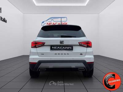 Seat Arona 1.0TGI FR-CERCHI17-CRUISE-NAVI-SENSORI-DIURNI LEED Bianco usata Martignana di Po
