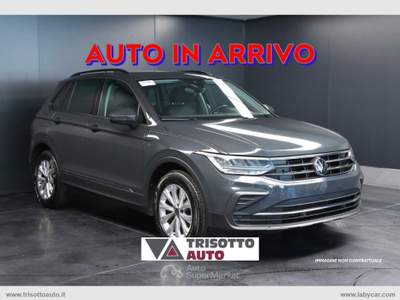Volkswagen Tiguan Tiguan 2.0 TDI 150CV SCR DSG Life Bianco usata Scurelle