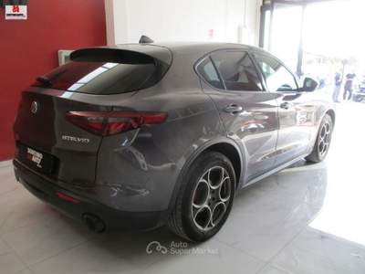 Alfa Romeo Stelvio 2.2 T.diesel 190 CV AT8 Q4 Exec. Grigio usata Vittoria