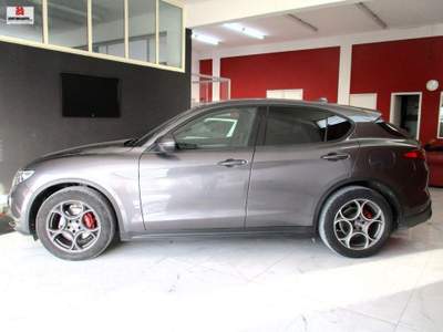 Alfa Romeo Stelvio 2.2 T.diesel 190 CV AT8 Q4 Exec. Grigio usata Vittoria