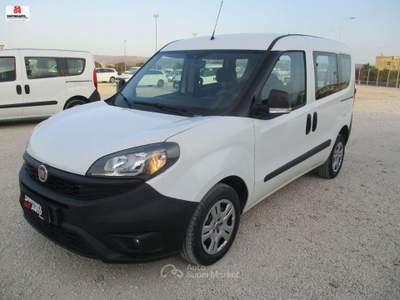 Fiat Doblò cargo combi 1.3 m.jet 16V N1 95CV Bianco usata Vittoria