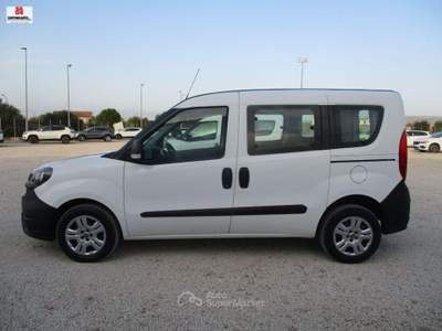 Fiat Doblò cargo combi 1.3 m.jet 16V N1 95CV Bianco usata Vittoria