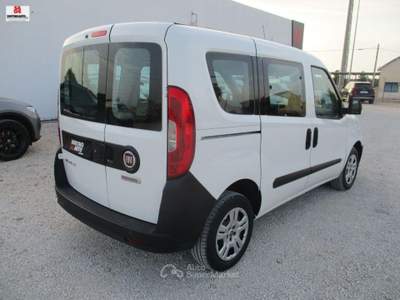 Fiat Doblò cargo combi 1.3 m.jet 16V N1 95CV Bianco usata Vittoria