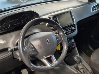 Peugeot 208 BlueHDi 100 S&S 5p. GT Line Nero usata Villaricca