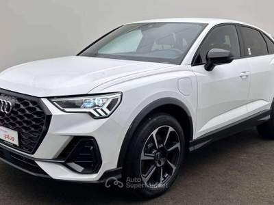 Audi Q3 Q3 45 1.4 tfsi e Identity Black s-tronic 2023 Plug-in Hybrid 245Cv Bianco usata Monte Compatri